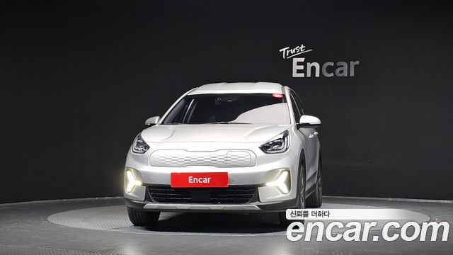 Kia Niro Plus Air 2023 — фото 3