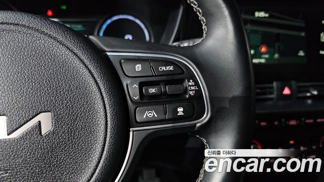 Kia Niro Plus Air 2023 — фото 16
