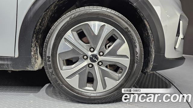 Kia Niro Plus Air 2023 — фото 21