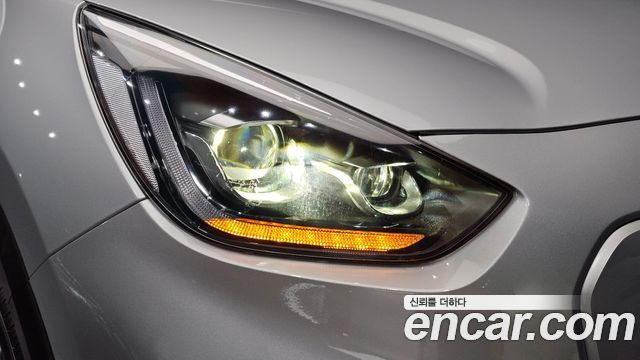 Kia Niro Plus Air 2023 — фото 22