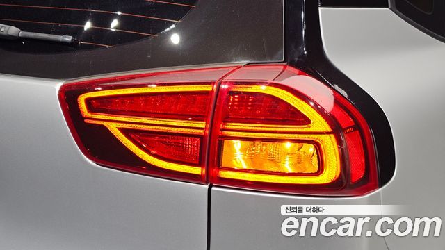 Kia Niro Plus Air 2023 — фото 23