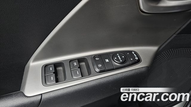 Kia Niro Plus Air 2023 — фото 28