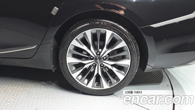 Kia K8 2.5 Gasoline 2WD Signature 2023 — фото 23