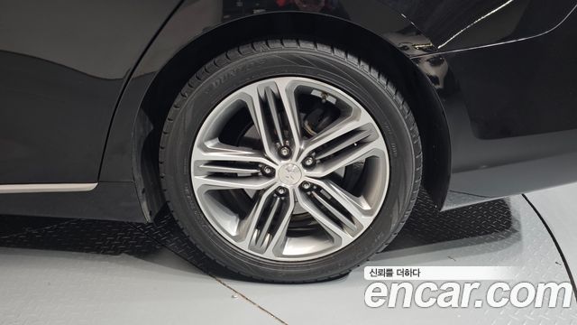 Hyundai Grandeur (IG) 2.4 Premium 2017 — фото 21