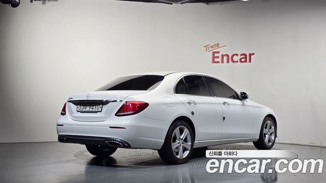 Mercedes-Benz E-Class (W213) E220d Avantgarde 2017 — фото 2