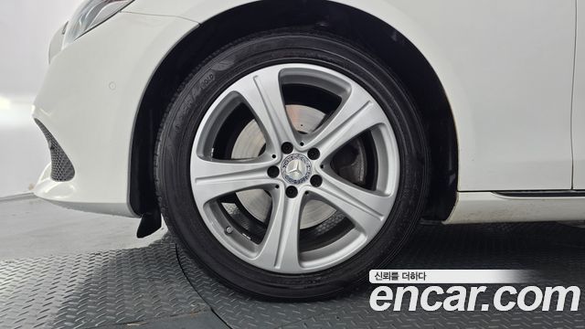 Mercedes-Benz E-Class (W213) E220d Avantgarde 2017 — фото 5