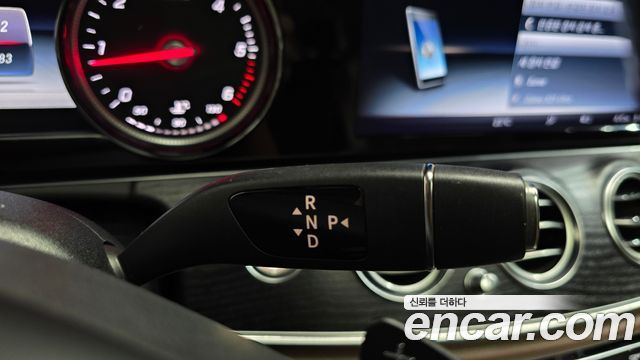 Mercedes-Benz E-Class (W213) E220d Avantgarde 2017 — фото 9