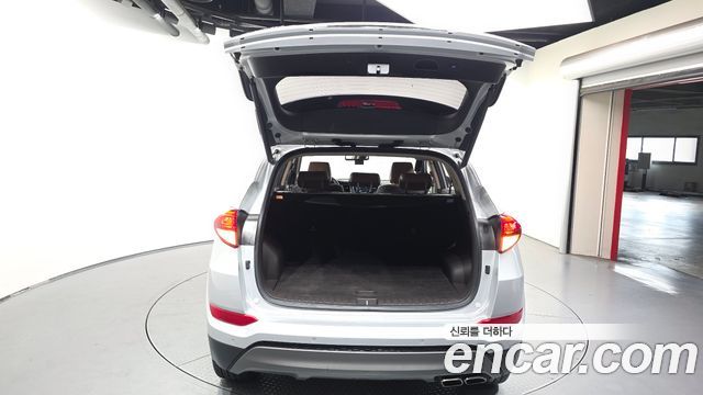 Hyundai Tucson Diesel 2.0 2WD Premium 2016 — фото 24