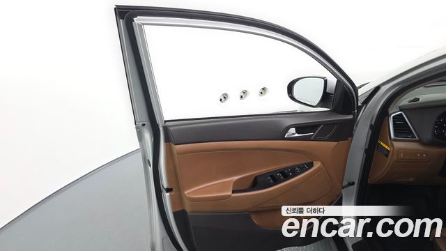 Hyundai Tucson Diesel 2.0 2WD Premium 2016 — фото 30