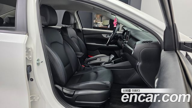Kia K3 Standard 2021 — фото 11