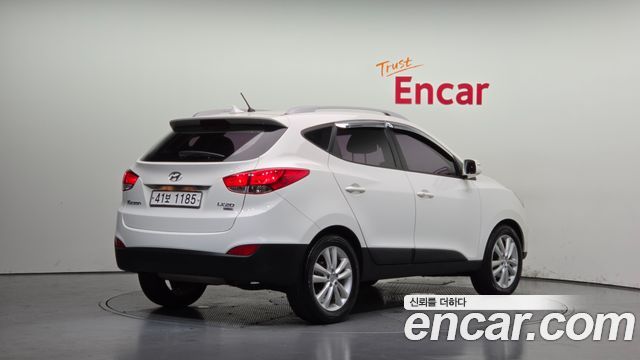 Hyundai Tucson ix Diesel 2WD LX20 Premier 2012 — фото 2