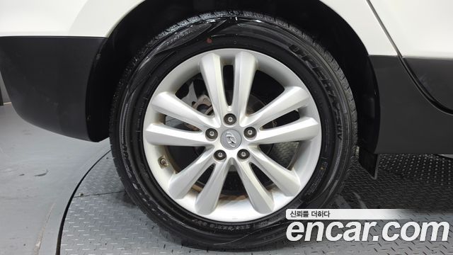 Hyundai Tucson ix Diesel 2WD LX20 Premier 2012 — фото 5