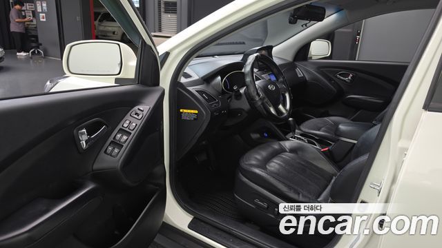 Hyundai Tucson ix Diesel 2WD LX20 Premier 2012 — фото 10