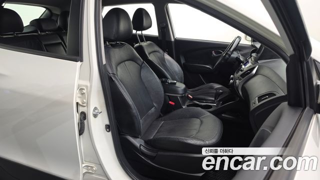 Hyundai Tucson ix Diesel 2WD LX20 Premier 2012 — фото 12