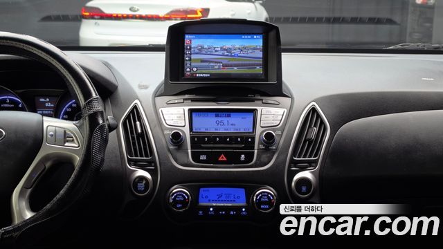 Hyundai Tucson ix Diesel 2WD LX20 Premier 2012 — фото 14