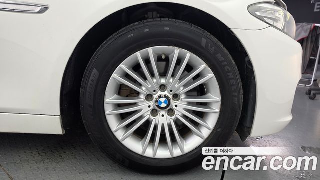 BMW 5 Series (F10) 520d 2015 — фото 5