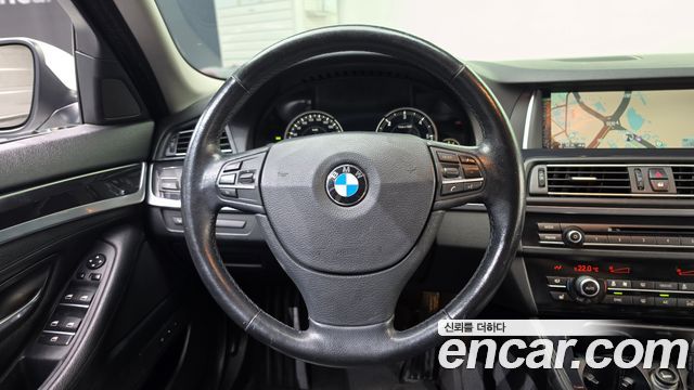 BMW 5 Series (F10) 520d 2015 — фото 13