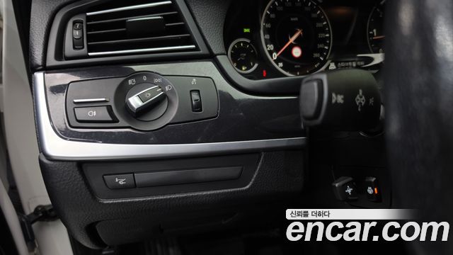 BMW 5 Series (F10) 520d 2015 — фото 16