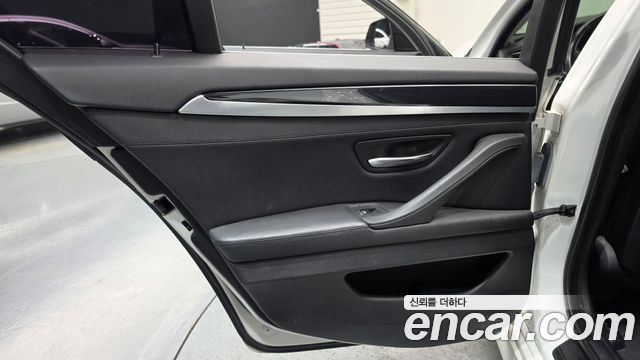 BMW 5 Series (F10) 520d 2015 — фото 25