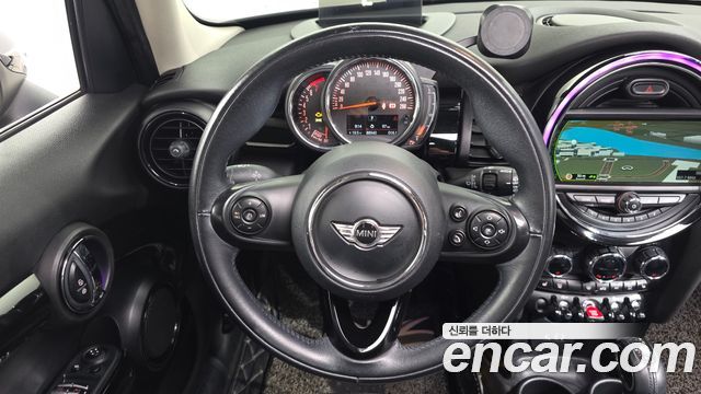 MINI Cooper 5Door HIGH 3rd 2018 — фото 13