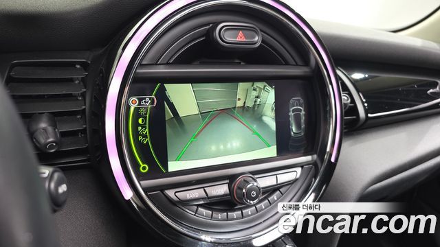 MINI Cooper 5Door HIGH 3rd 2018 — фото 15