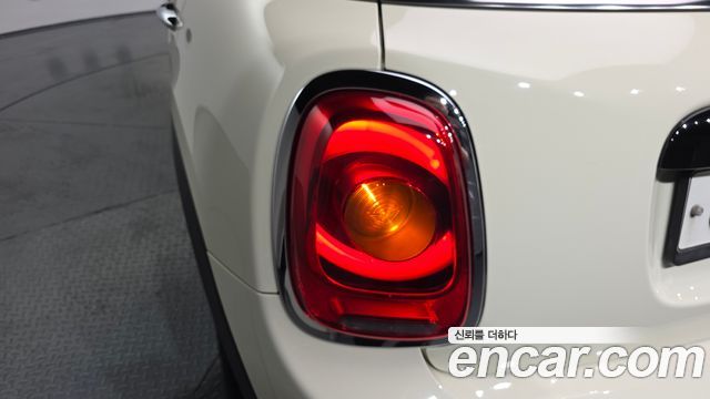 MINI Cooper 5Door HIGH 3rd 2018 — фото 23