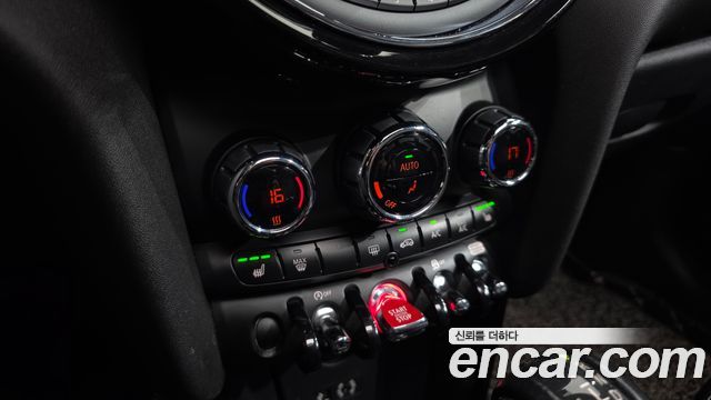 MINI Cooper 5Door HIGH 3rd 2018 — фото 31