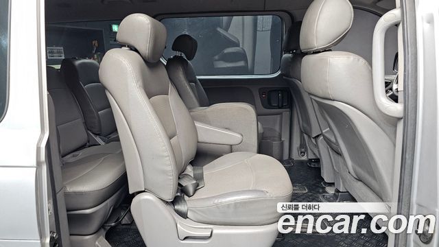Hyundai Grand Starex 12-Seater Wagon CVX Deluxe 2011 — фото 12
