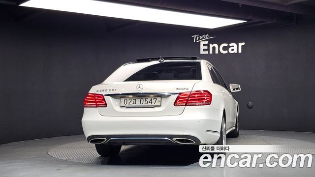 Mercedes-Benz E-Class (W212) E250 CDI 4MATIC 2014 — фото 4