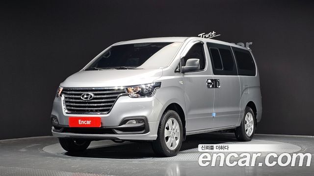 Hyundai Grand Starex 4WD Wagon 12-Seater Modern