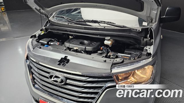 Hyundai Grand Starex 4WD Wagon 12-Seater Modern 2021 — фото 6