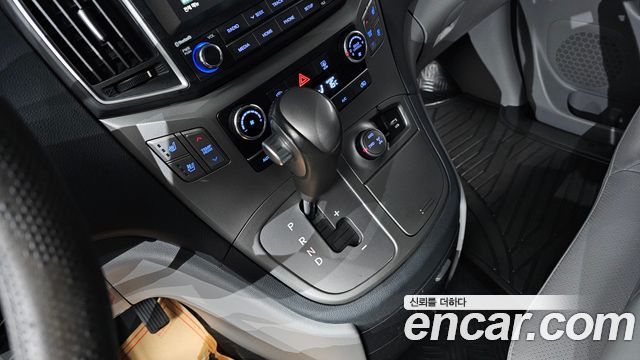 Hyundai Grand Starex 4WD Wagon 12-Seater Modern 2021 — фото 9