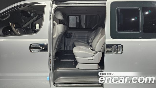 Hyundai Grand Starex 4WD Wagon 12-Seater Modern 2021 — фото 11