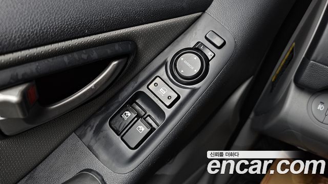 Hyundai Grand Starex 4WD Wagon 12-Seater Modern 2021 — фото 12