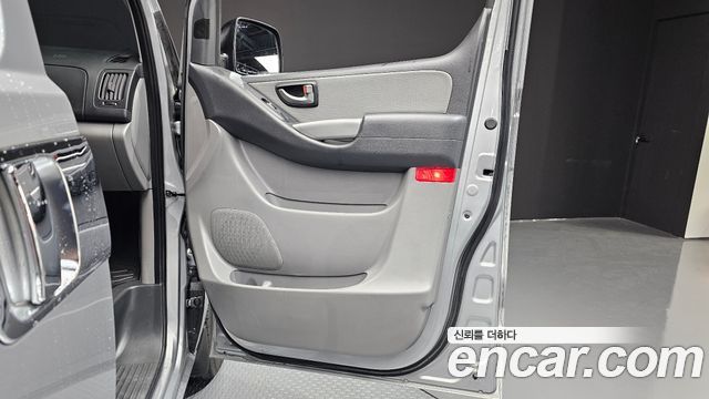 Hyundai Grand Starex 4WD Wagon 12-Seater Modern 2021 — фото 24