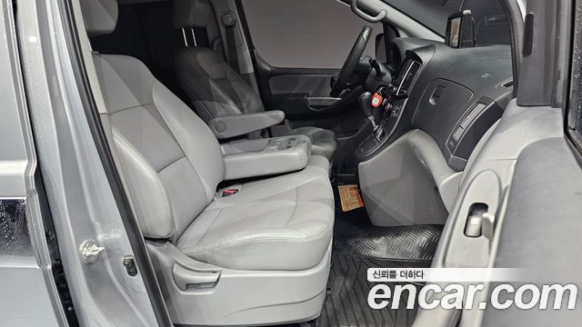 Hyundai Grand Starex 4WD Wagon 12-Seater Modern 2021 — фото 26