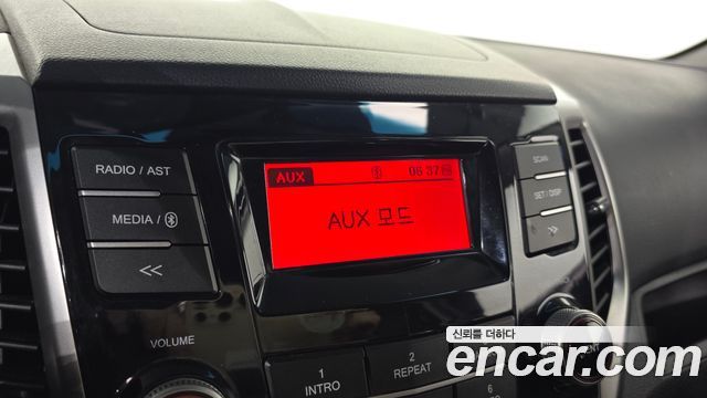 KG Mobility (SsangYong) Tivoli VX 2WD 2015 — фото 15