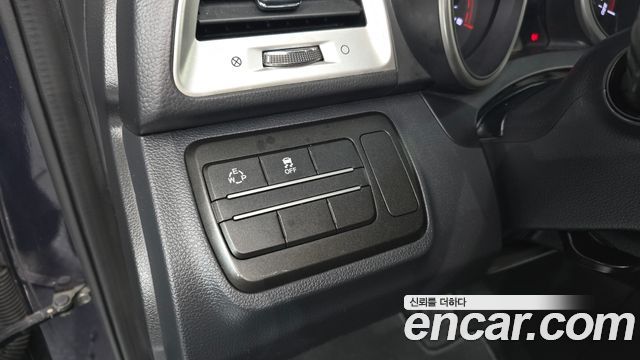 KG Mobility (SsangYong) Tivoli VX 2WD 2015 — фото 30