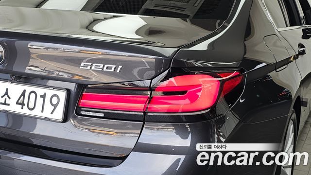 BMW 5 Series (G30) 520i Luxury 2021 — фото 23