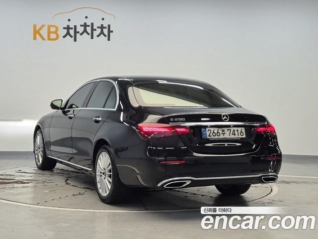 Mercedes-Benz E-Class (W213) E250 Exclusive 2021 — фото 2