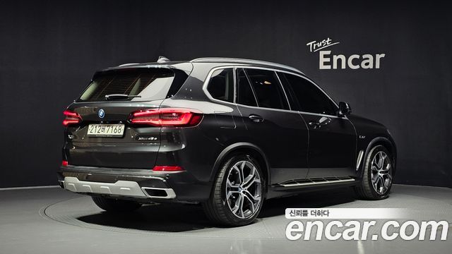 BMW X5 (G05) xDrive 45e xLine 2022 — фото 2