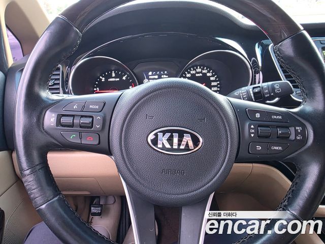 Kia Carnival 7-seater Limousine President 2018 — фото 8