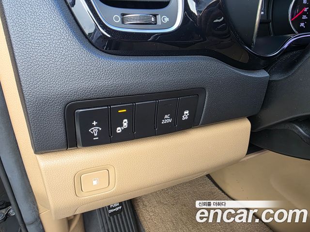 Kia Carnival 7-seater Limousine President 2018 — фото 9