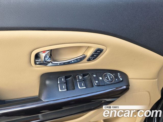 Kia Carnival 7-seater Limousine President 2018 — фото 13