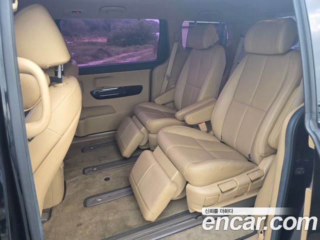 Kia Carnival 7-seater Limousine President 2018 — фото 15