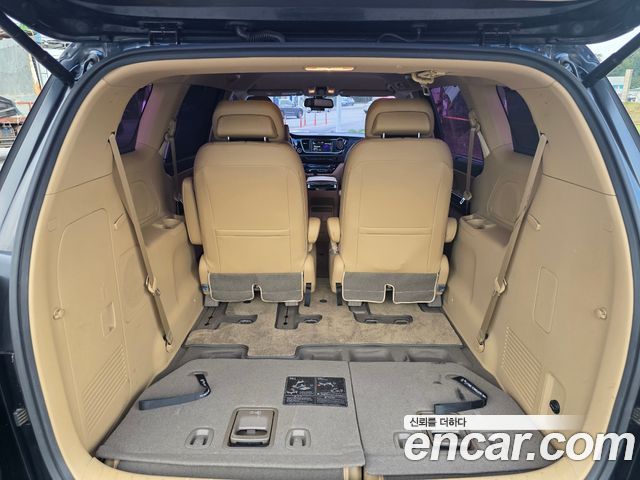 Kia Carnival 7-seater Limousine President 2018 — фото 16