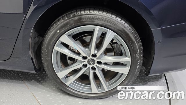 Audi A6 (C8) 45 TFSI Premium 2022 — фото 21