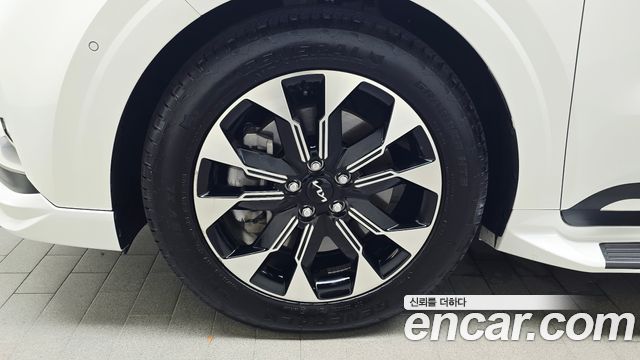Kia Carnival (IV) Gasoline 4-Seater Hi-Limousine (Special) 2023 — фото 5