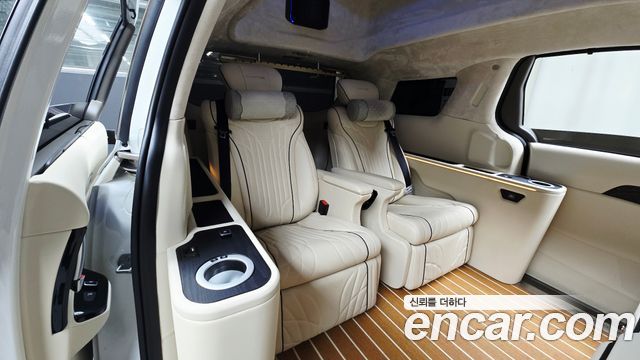 Kia Carnival (IV) Gasoline 4-Seater Hi-Limousine (Special) 2023 — фото 11