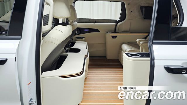 Kia Carnival (IV) Gasoline 4-Seater Hi-Limousine (Special) 2023 — фото 15